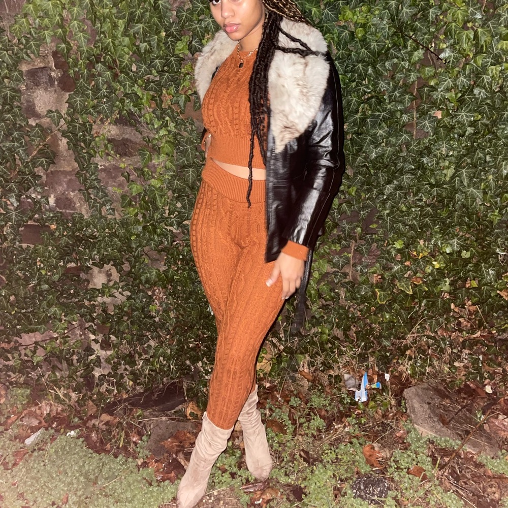 Rust Color Sweater Set - Picture 3 of 4